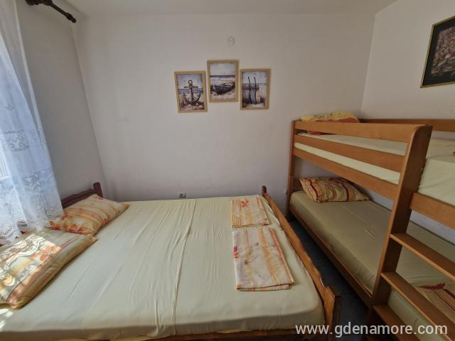 Apartman 1 u Milosavljevic Apartmani, privatni smeštaj u mestu Dobre Vode, Crna Gora
