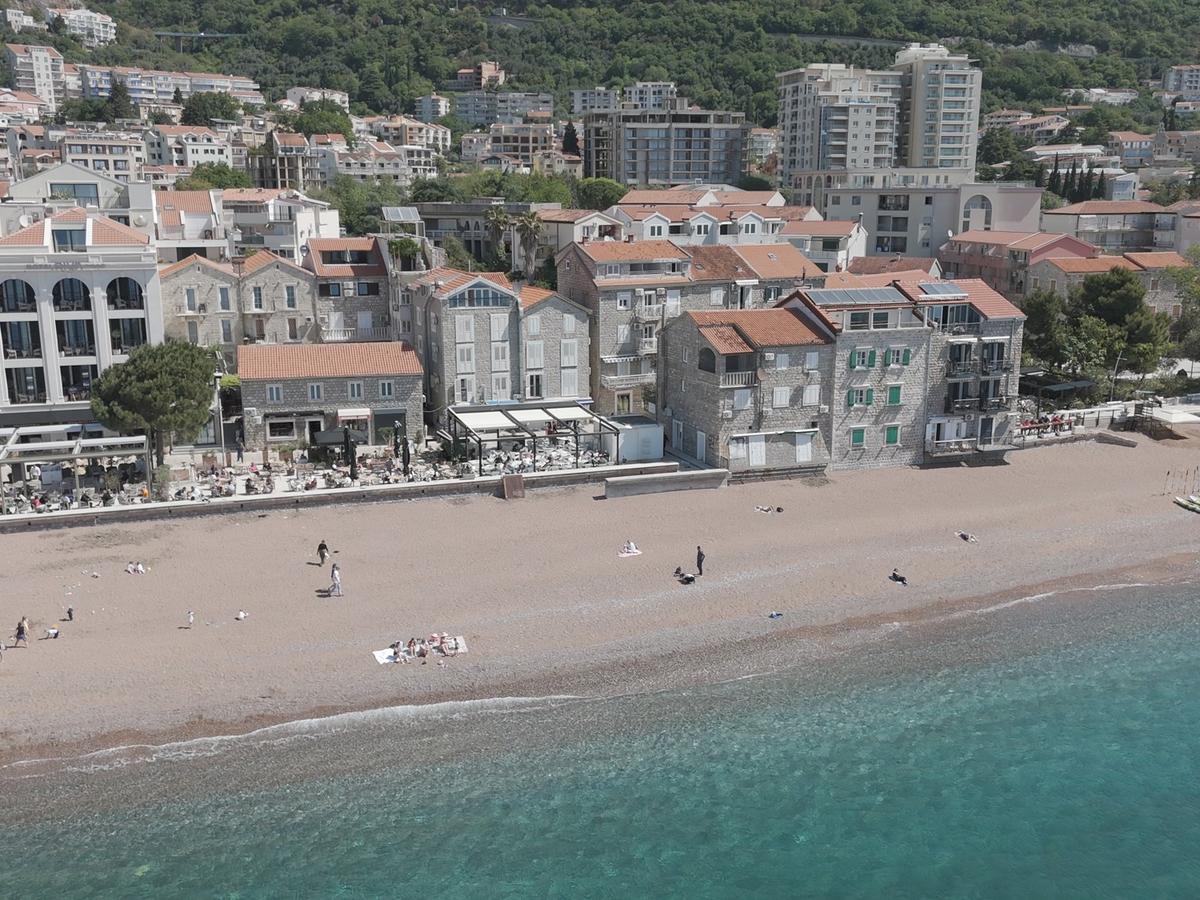 Passeggiata sul lungomare di Petrovac — 2