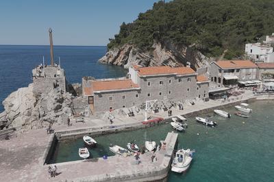 Molo di Petrovac: come organizzare un'escursione in barca